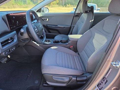 New 2025 Kia K4 EX image 5
