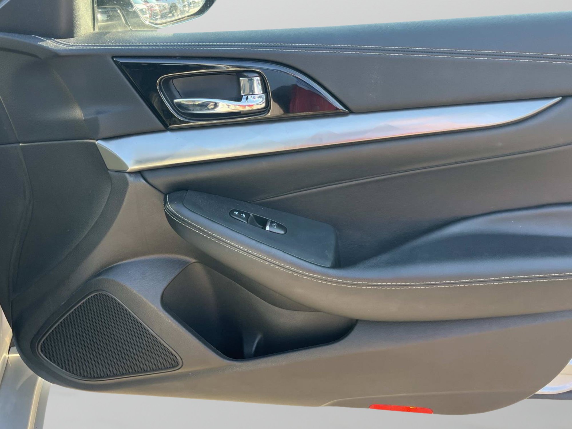 Used 2023 Nissan Maxima SV w/ Floor Mat Group FWD image 18