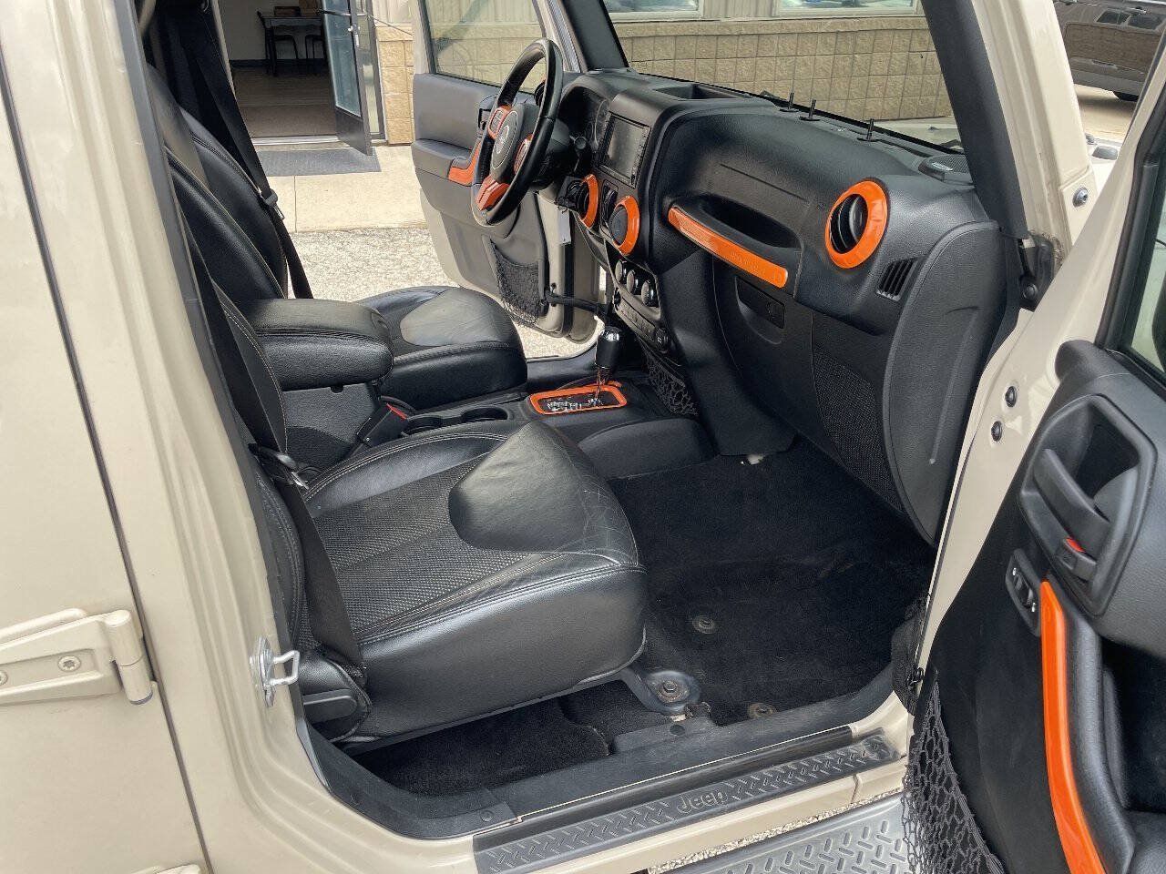 Used 2016 Jeep Wrangler Unlimited Sahara AWD/4WD image 30