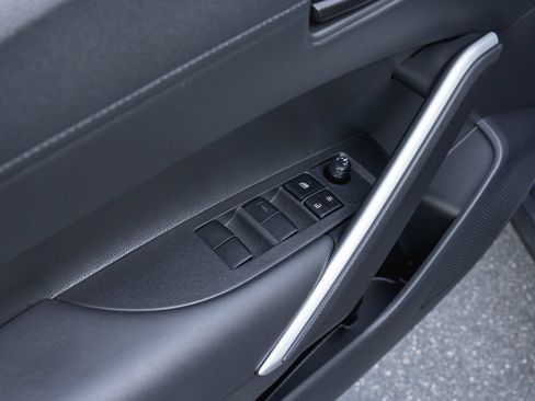 Certified 2026 Toyota Corolla Cross LE FWD image 9