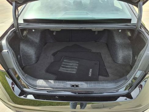 Used 2025 Nissan Altima 2.5 SV FWD image 11