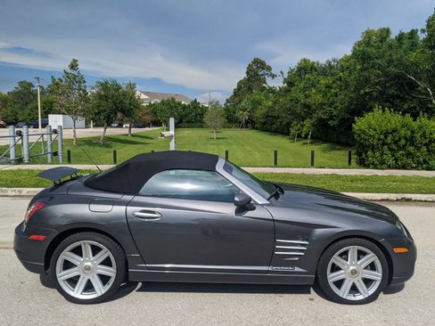Used 2005 Chrysler Crossfire Limited image 7