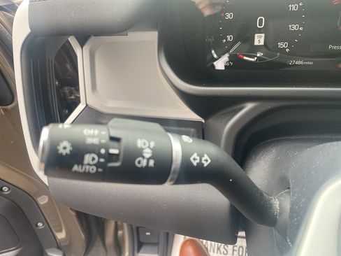 Used 2025 Land Rover Defender 110 X-Dynamic SE image 30