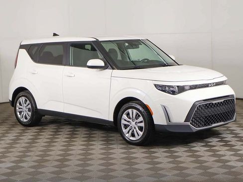 Used 2023 Kia Soul LX FWD image 45
