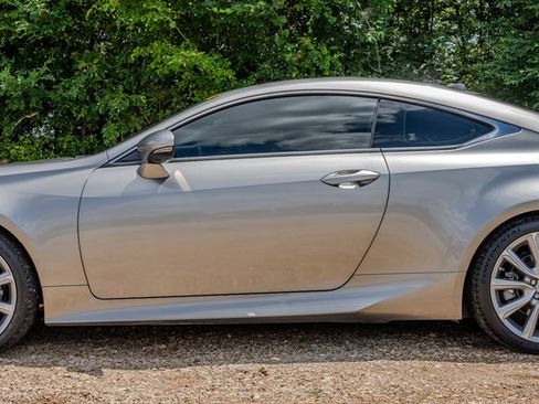 Used 2015 Lexus RC 350 w/ Luxury Package RWD image 2