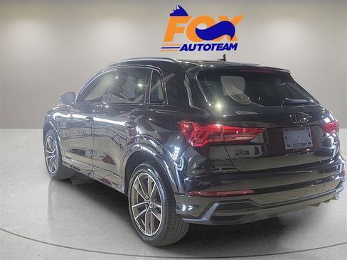 Used 2023 Audi Q3 2.0T Premium w/ Black Optic Sport Package image 3