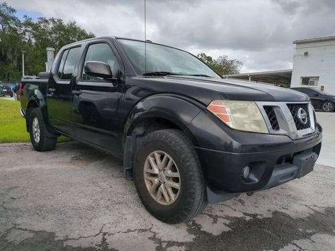 Used 2017 Nissan Frontier SV w/ SV Value Truck Package AWD/4WD image 2