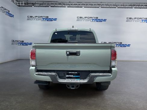 Used 2022 Toyota Tacoma TRD Off-Road w/ Technology Package AWD/4WD image 6