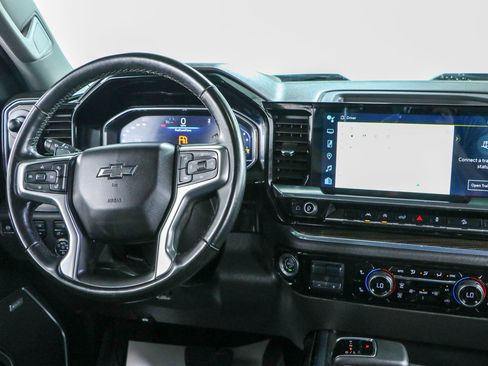 Used 2024 Chevrolet Silverado 1500 LT Trail Boss w/ Convenience Package II AWD/4WD image 18