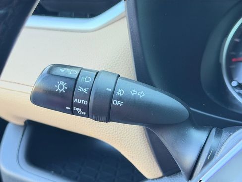 Used 2021 Toyota RAV4 XLE w/ Convenience Package AWD/4WD image 41