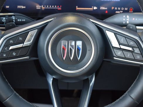 Used 2025 Buick Envision Preferred image 25