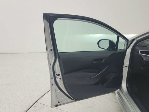 Used 2025 Toyota Corolla LE FWD image 19
