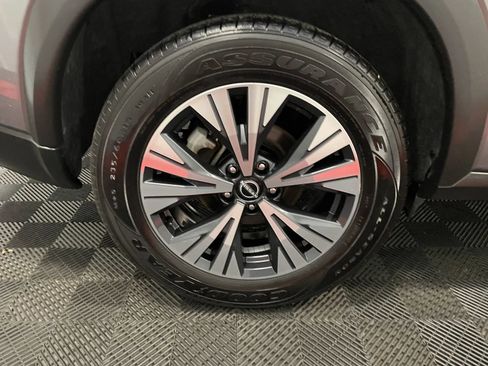 Used 2023 Nissan Rogue SV FWD image 16