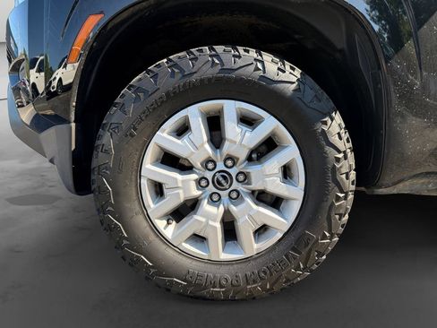 Used 2022 Nissan Frontier SV AWD/4WD image 14