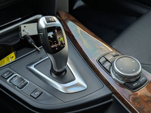 Used 2015 BMW 328i xDrive Sedan w/ Premium Package image 16