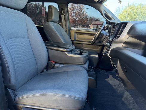 Used 2024 RAM 2500 Tradesman w/ Chrome Appearance Group image 22