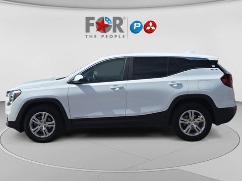 Used 2024 GMC Terrain SLE FWD image 2