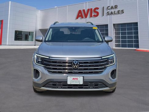 Used 2025 Volkswagen Atlas SE FWD image 2