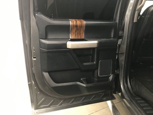 Used 2019 Ford F150 Lariat image 23