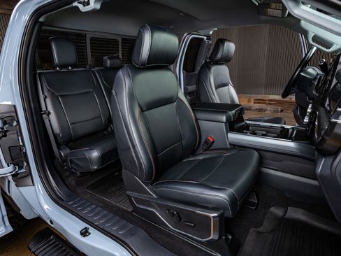 Used 2024 Ford F350 Lariat w/ Sport Appearance Package image 31