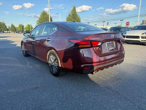 Used 2024 Nissan Altima 2.5 SV w/ SV Premium Package FWD image 5