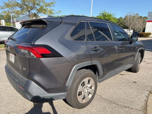 Used 2019 Toyota RAV4 LE image 3