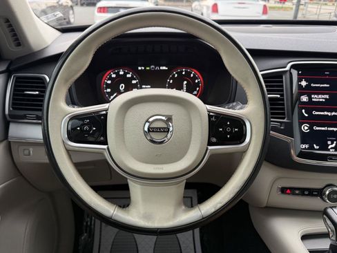 Used 2022 Volvo XC90 T5 Momentum AWD/4WD image 15