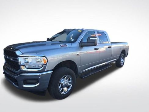 Used 2024 RAM 3500 Tradesman w/ Chrome Appearance Group image 4