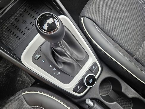New 2026 Hyundai Venue SEL FWD image 19