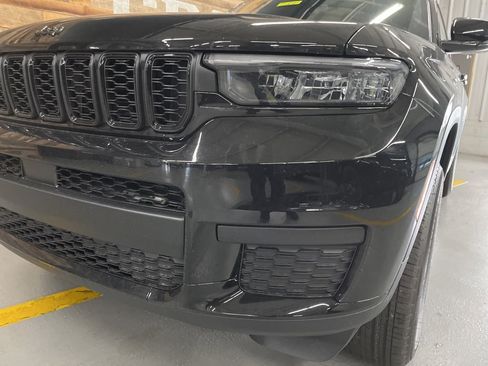 New 2025 Jeep Grand Cherokee L Altitude image 11