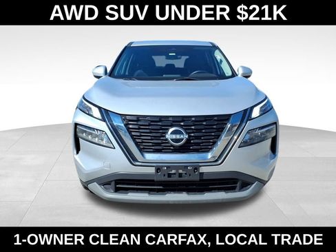 Used 2023 Nissan Rogue SV image 3