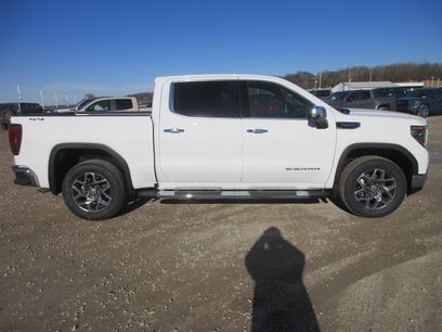 New 2026 GMC Sierra 1500 SLT w/ SLT Premium Package