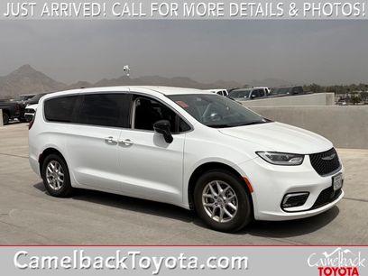 Used 2024 Chrysler Pacifica Touring-L