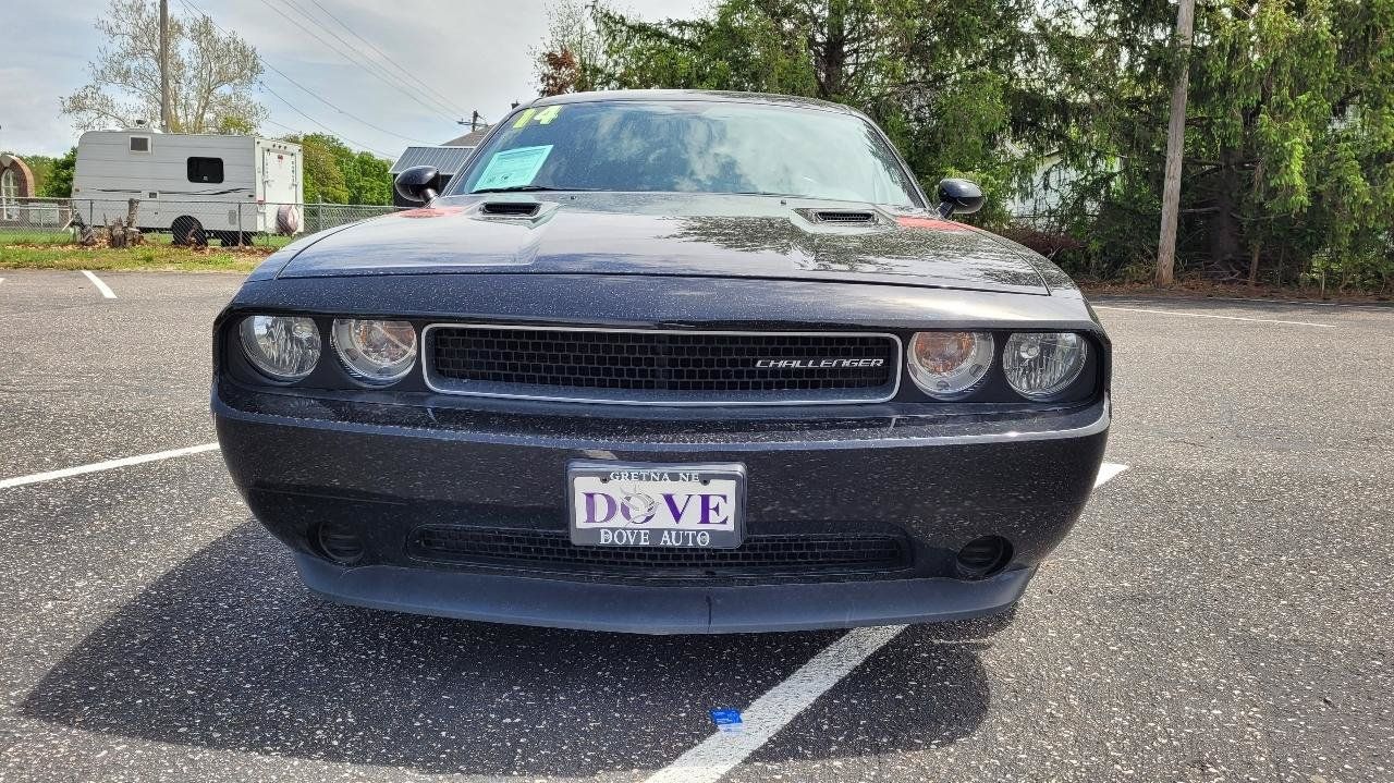 Used 2014 Dodge Challenger SXT RWD image 5