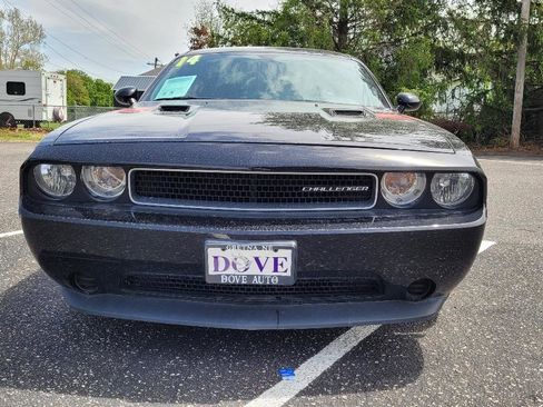 Used 2014 Dodge Challenger SXT RWD image 5