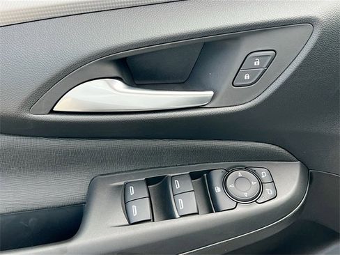 New 2026 Buick Envista Avenir image 13