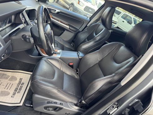 Used 2017 Volvo XC60 T5 Inscription image 8