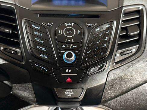 Used 2018 Ford Fiesta SE image 75