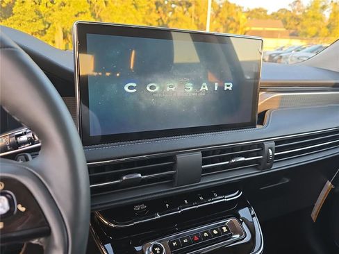 New 2026 Lincoln Corsair Reserve FWD image 15