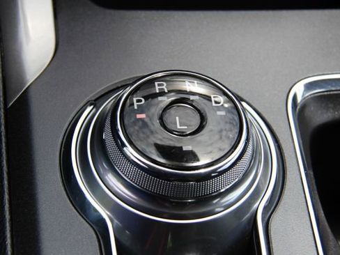 Used 2020 Ford Fusion SE FWD image 28