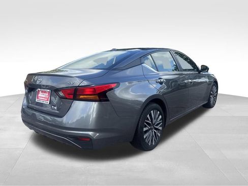 Used 2024 Nissan Altima 2.5 SV FWD image 9