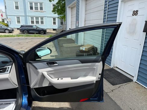 Used 2019 Hyundai Sonata SEL w/ Tech Package 02 FWD image 39