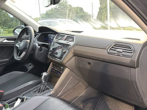 Used 2024 Volkswagen Tiguan SE FWD image 26