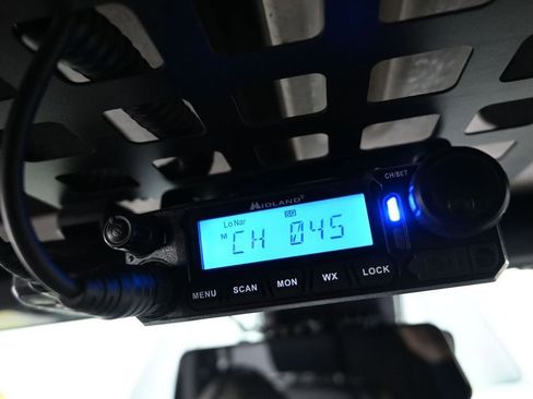 Used 2020 Jeep Gladiator Overland AWD/4WD image 17