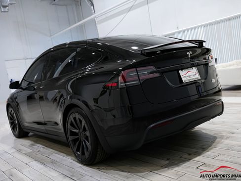 Used 2022 Tesla Model X Plaid image 17