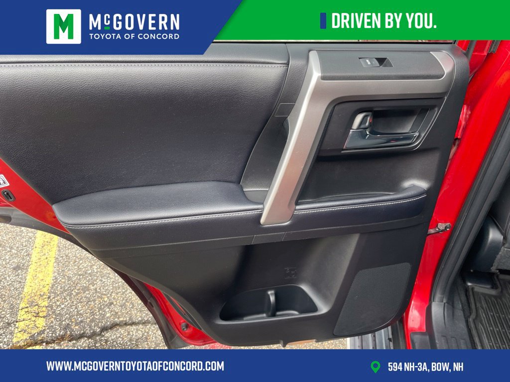 Used 2020 Toyota 4Runner SR5 Premium w/ Moonroof Package AWD/4WD image 19