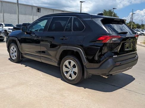 Used 2021 Toyota RAV4 LE w/ Carpet Mat Package (TMS) FWD image 8