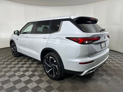 Used 2023 Mitsubishi Outlander SE image 5