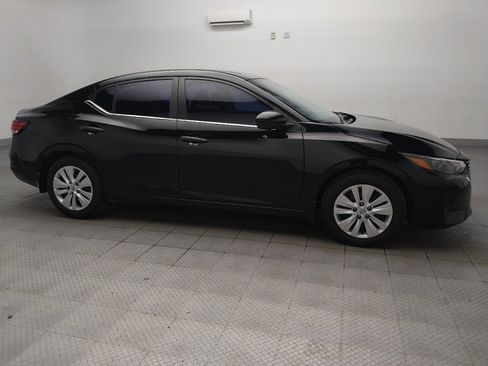 Used 2025 Nissan Sentra S FWD image 11