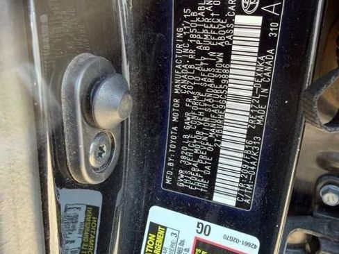 Used 2016 Toyota Corolla LE FWD image 19